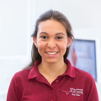 Ana Diaz Salazar - Zahnärztin und Auszubildende zur Zahnmedizinischen Fachangestellten (ZFA)